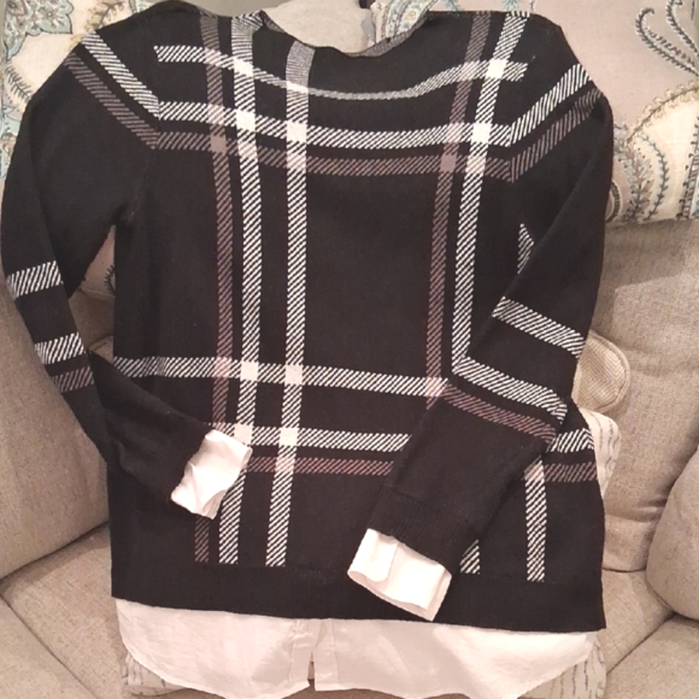 Isaac M. Sweater  M